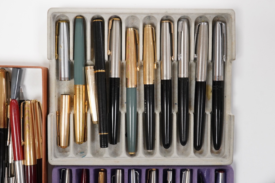 A large collection of Parker 51 pens and pencils, plus other Parkers, some incomplete